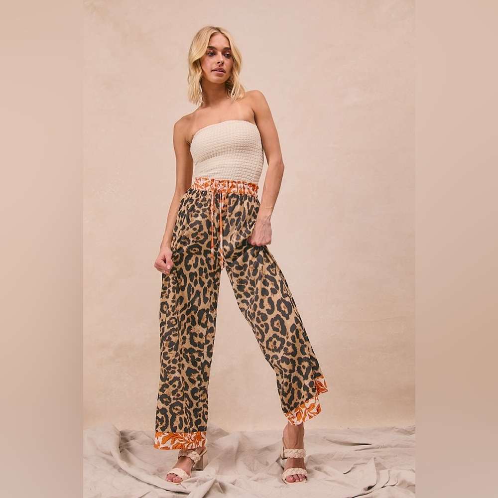 BiBi Leopard Print With Contrast Banded Wide Pants - Picture 9 of 10